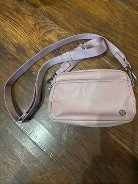 lululemon athletica Blush Pink Crossbody 2L
FLASH SALE